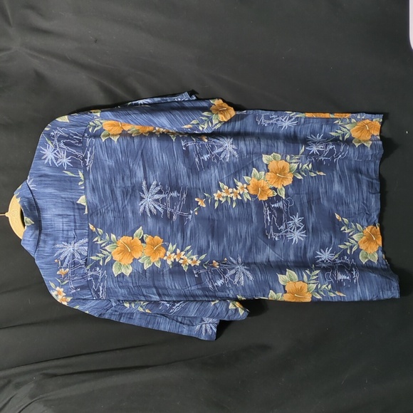 Pierre Cardin size medium 100% rayon Hawaiian shirt (INM001) - Picture 3 of 4